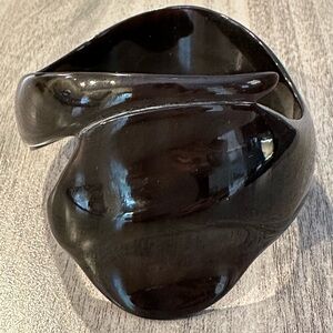 Faux tortoise chunky bangle, black and brown